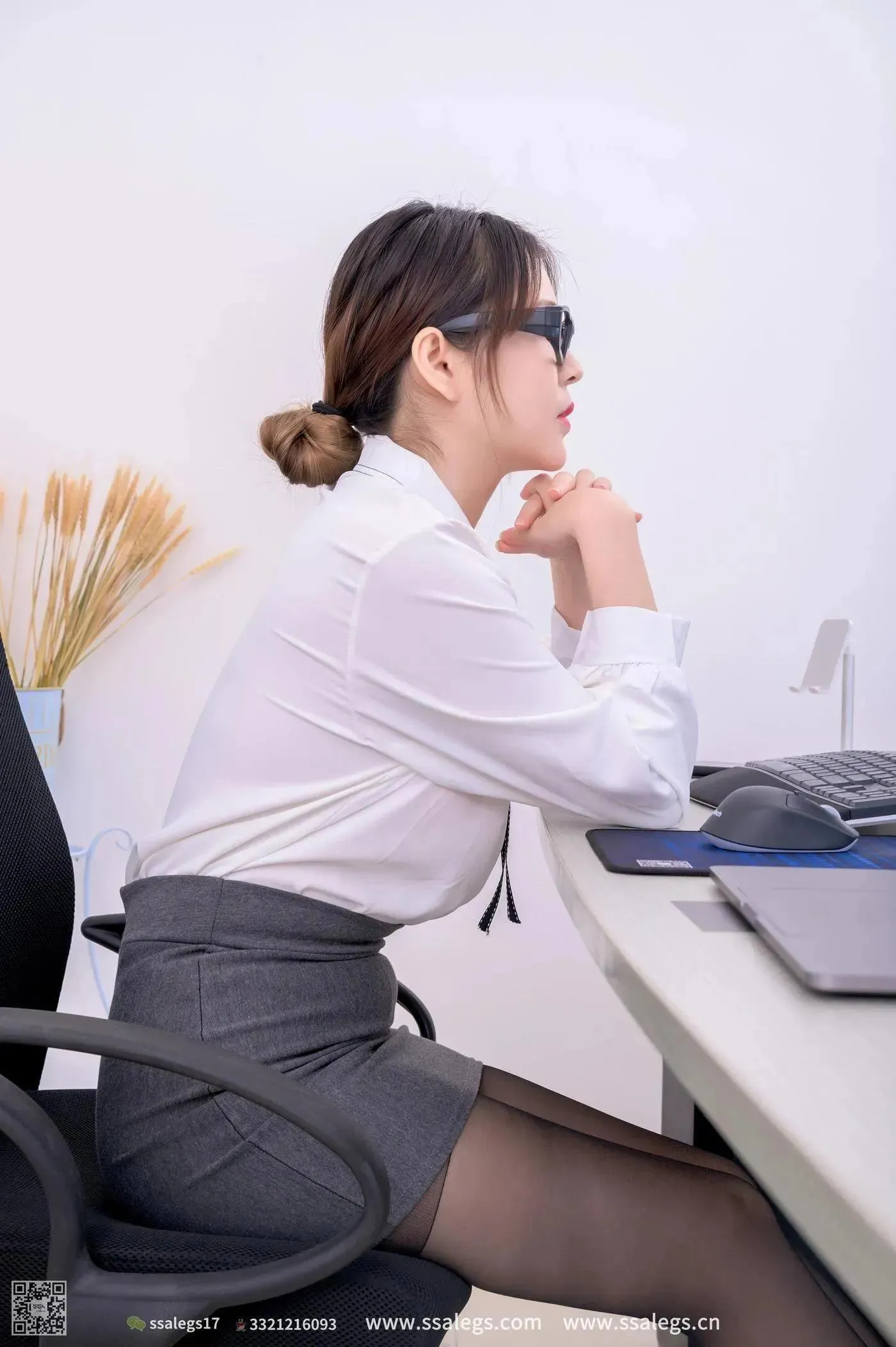 [SSA丝社]超清写真 NO.463 春晓 女同事的丝袜诱惑(上) [46P]插图1